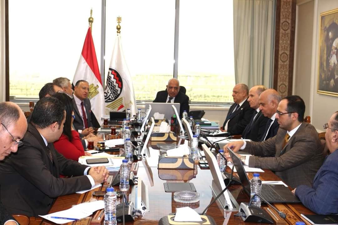 الوزير عصمت يستعرض مشروعات الشراكة مع القطاع الخاص المحلي والأجنبي