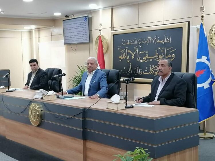 محافظ السويس يعقد إجتماع لمناقشة الإستعدادت لعيد الفطر المبارك 