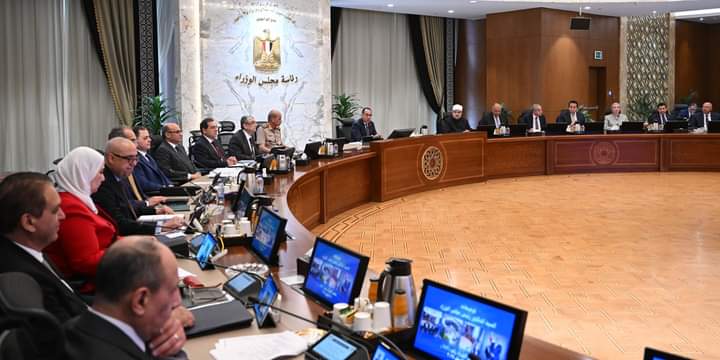 رئيس الوزراء: الدولة بمختلف أجهزتها حريصة على إتاحة الدعم اللازم للمُصنعين والمصدرين المصريين