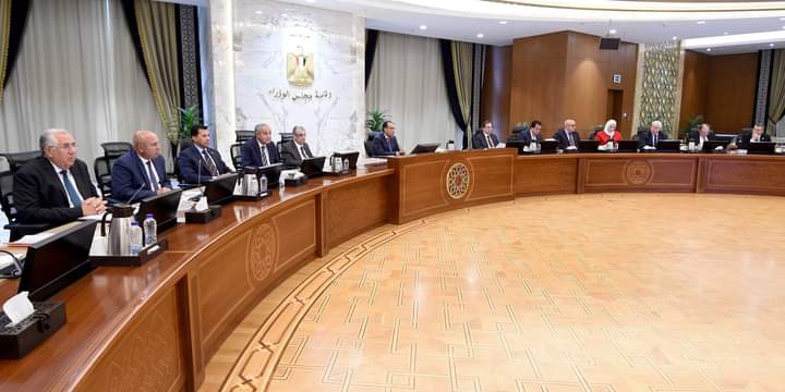 رئيس الوزراء يتابع موقف تدقيق اعداد اللاجئين والتكلفة التي تتحملها الدولة من خدمات