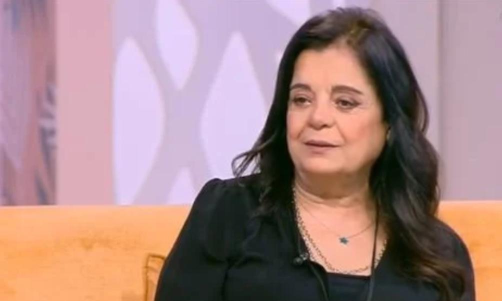 نادية شكري: 