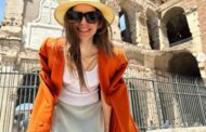 نجوم Emily In Paris ينتقلون من باريس إلى روما لاستكمال تصوير المسلسل