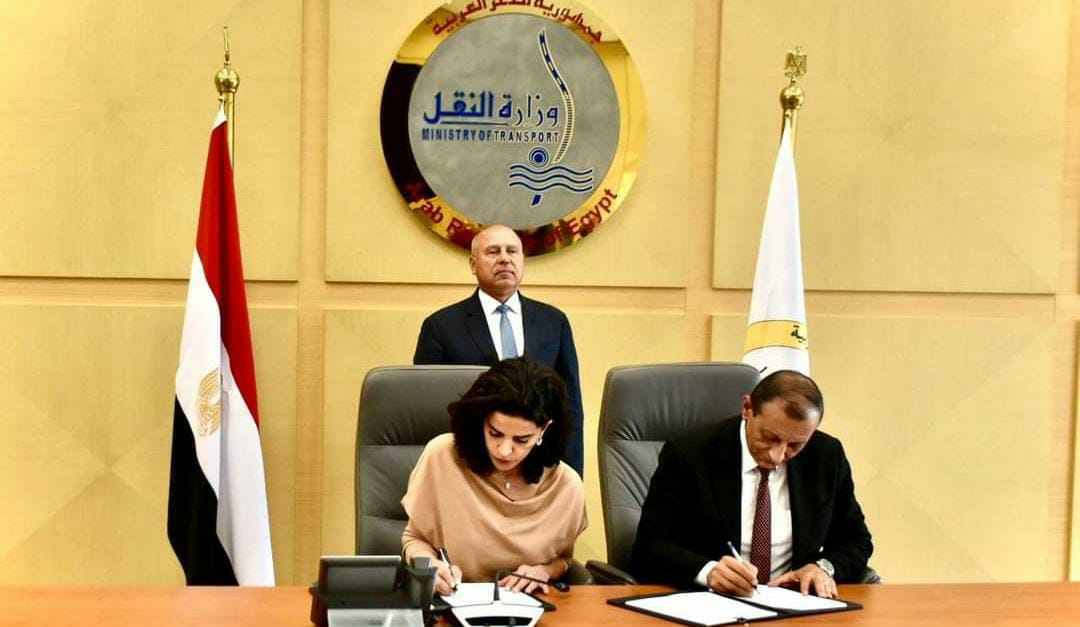 وزير النقل يشهد توقيع مذكرة بشأن بناء وتطوير البنية الفوقية