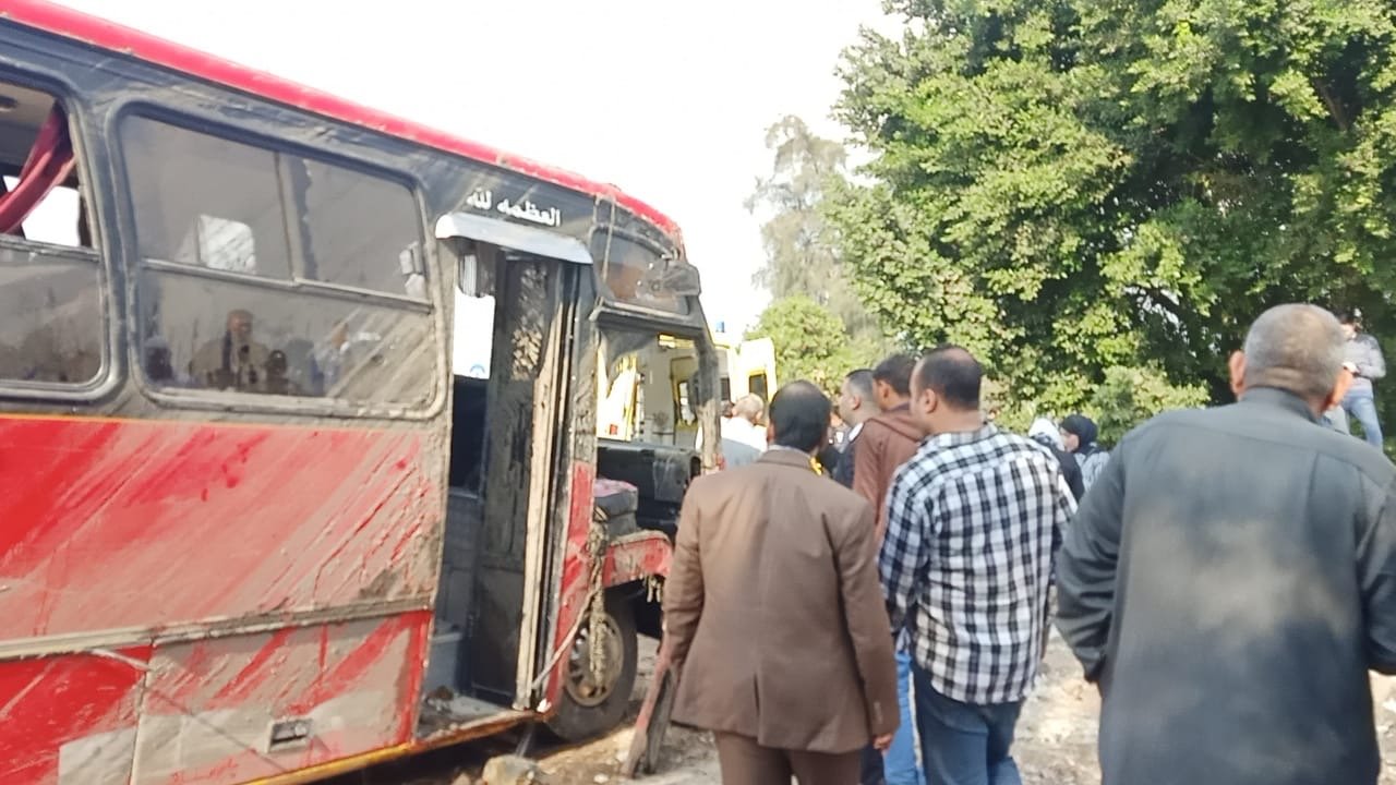 إصابة 18 شخص إثر حادث انقلاب أتوبيس في الشرقية