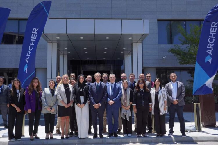 وزير الاتصالات وتكنولوجيا المعلومات يفتتح المقر الجديد لشركة 