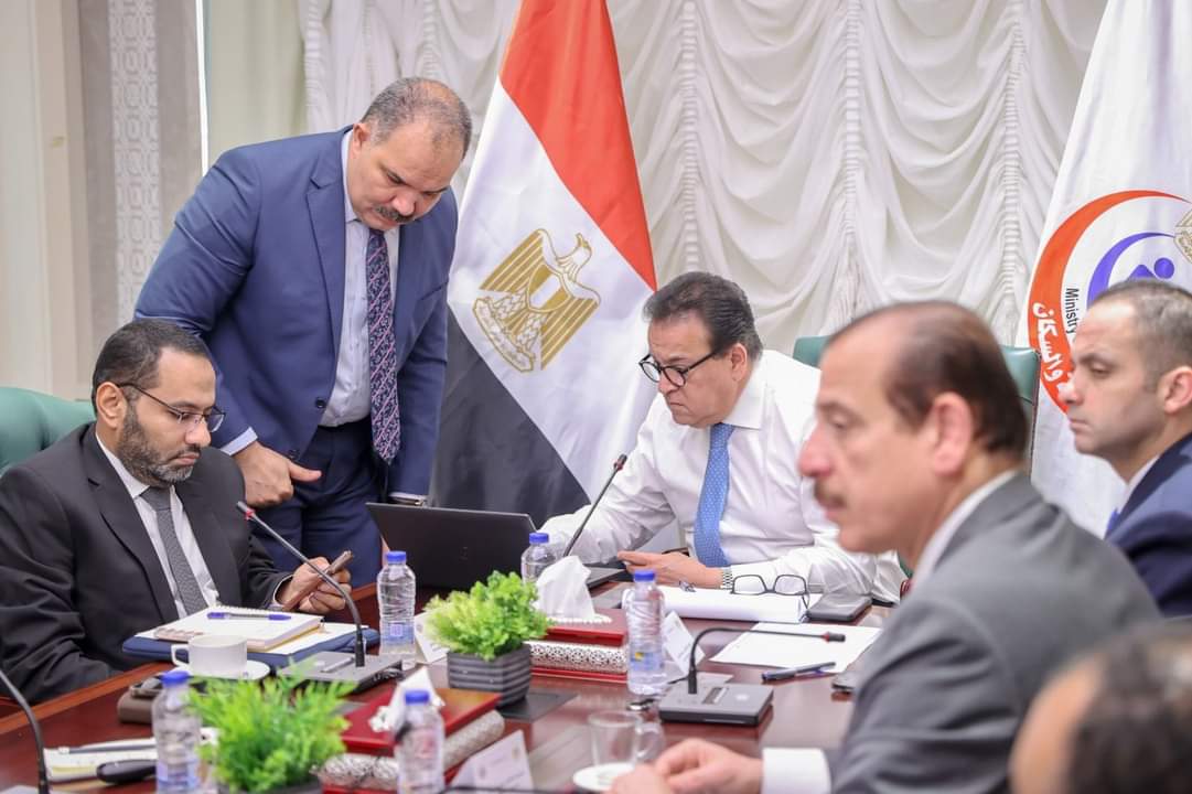 وزير الصحة يتابع الموقف التنفيذي لتحقيق ربط التطبيقات الخاصة بكافة قطاعات الوزارة