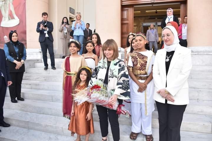 المتحف اليوناني الروماني يستقبل رئيسة جمهورية اليونان 