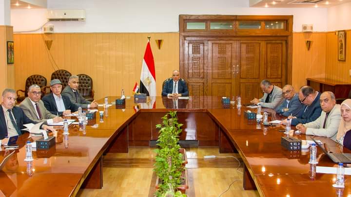 وزير الري يتابع إجراءات تطوير منظومة المياه وتحديث النموذج الرياضي الخاص بها RIBASIM 