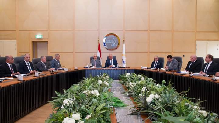 اجتماع مشترك بين وزارة النقل ووزارة الموارد المائية لبحث موضوعات مشتركة 