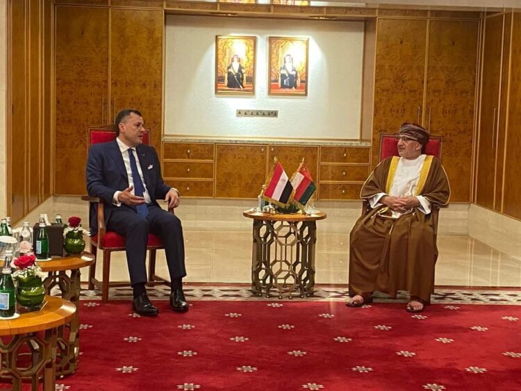 وزير السياحة يلتقي بنظيره العماني لبحث سبل تعزيز التعاون المشترك