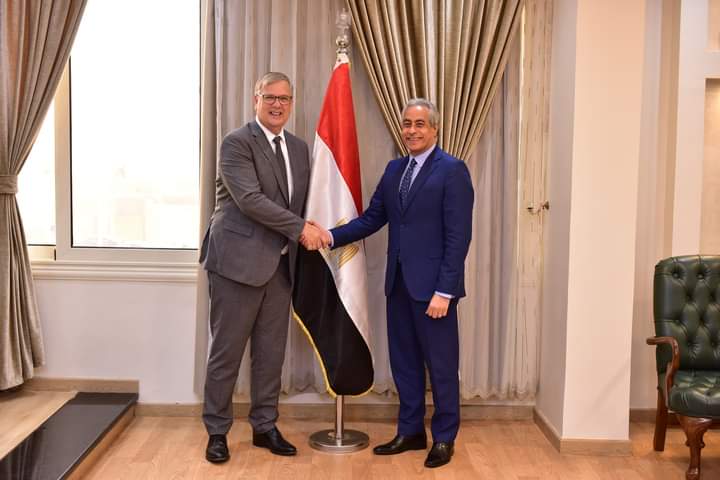 وزير العمل يلتقى سفير هولندا فى القاهرة 