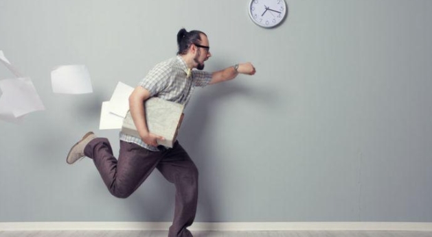 الأكثر نجاحاً.. فوائد التأخير عن الوصول للعمل في المواعيد المحددة