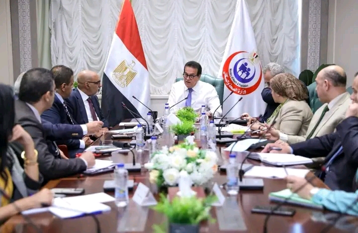 وزير صحة يعقد اجتماعاً للوقوف على مستجدات العمل بالمبادرة الرئاسية لإنهاء قوائم الإنتظار 