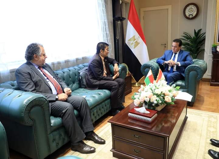 وزير الصحة يبحث مع نظيره بدولة مدغشقر سبل التعاون المشترك فى المجال الصحي 