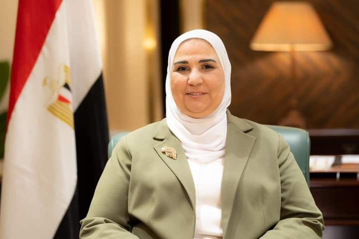 وزيرة التضامن الاجتماعي تستعرض الخدمات العلاجية للخط الساخن لصندوق مكافحة الإدمان 