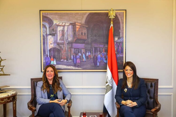 بقيمة 130 مليون دولار.. وزيرة التعاون الدولي توقع اتفاقيات لـ8 منح تنموية مع السفيرة الأمريكية