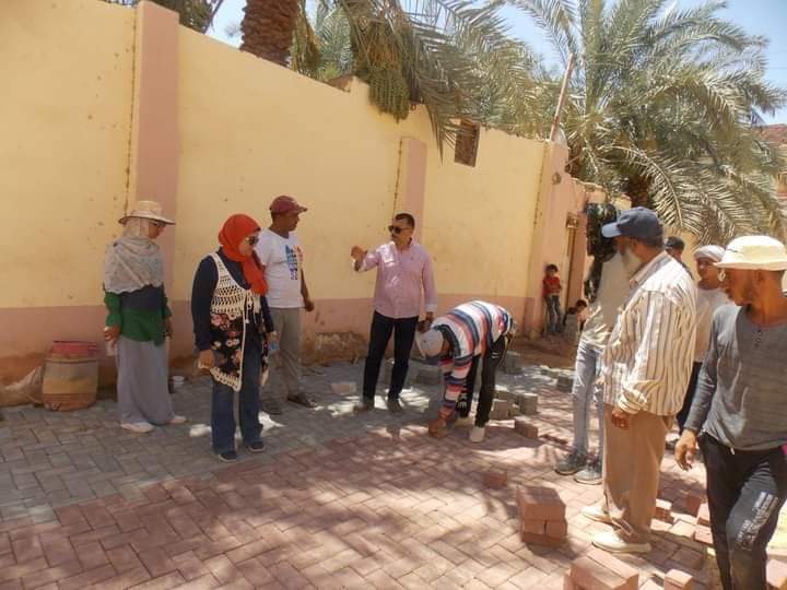 محافظ الوادي الجديد يوجه بضرورة ترميم ورصف الطرق