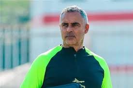 جوميز في جلسة خاصة مع مساعديه على هامش مران الزمالك