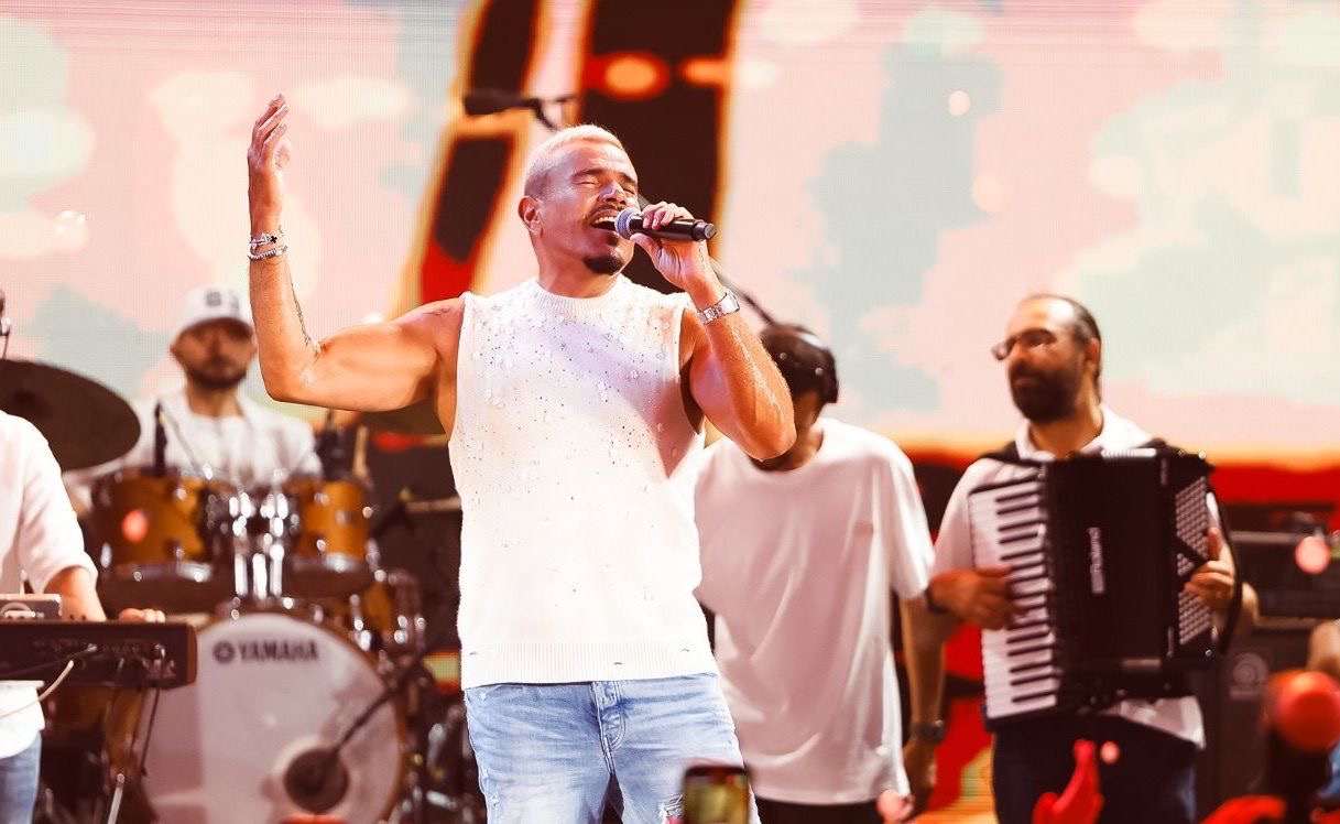 عمرو دياب يشعل الأجواء في إحدى حفلات موسم الصيف بالساحل