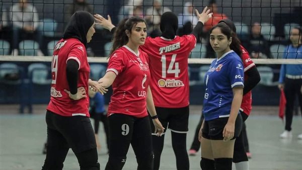 حاول الوقيعة بيني وبين زملائي