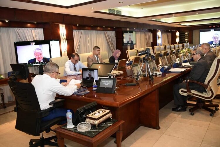 الفريق أسامة ربيع يناقش سياسات إبحار السفن الكورية عبر قناة السويس