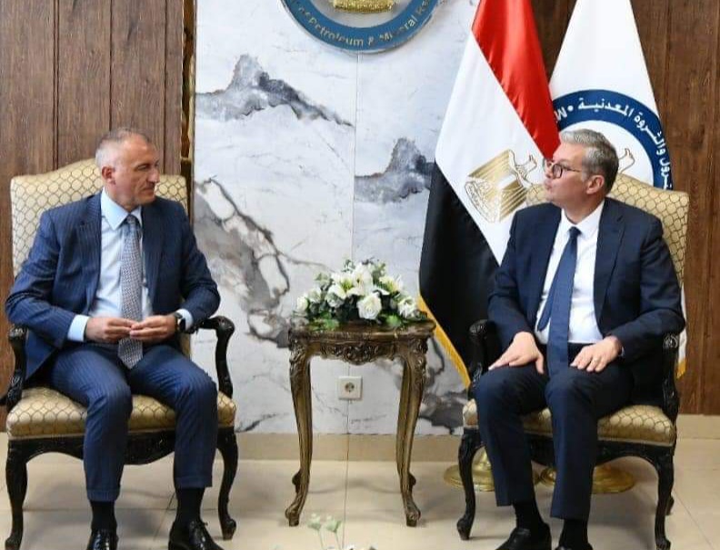 وزير البترول يستقبل وفد من شركة إينى الإيطالية لبحث التعاون المشترك