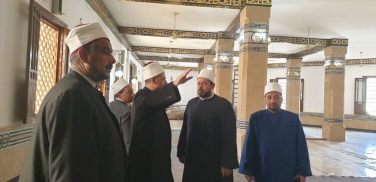 وزير الأوقاف يكلف رئيس القطاع الديني بالمرور المفاجئ على المساجد لمتابعة الأعمال 