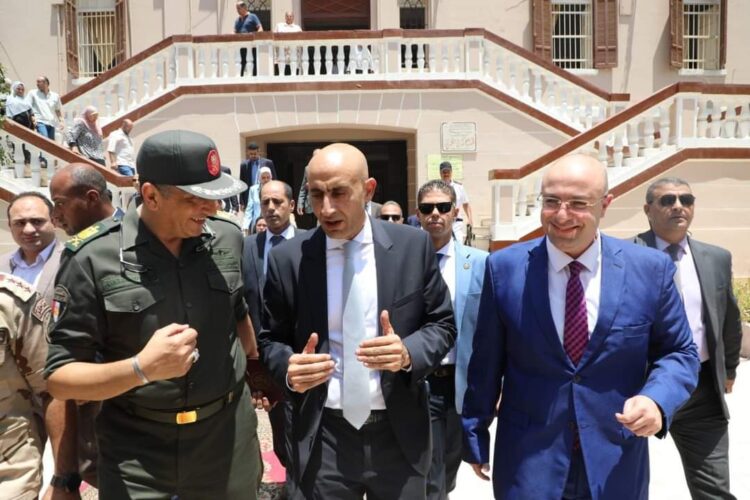 وزير التعليم ومحافظ بنى سويف يتفقدان مدرستى الشهيد هشام كمال طعمه 