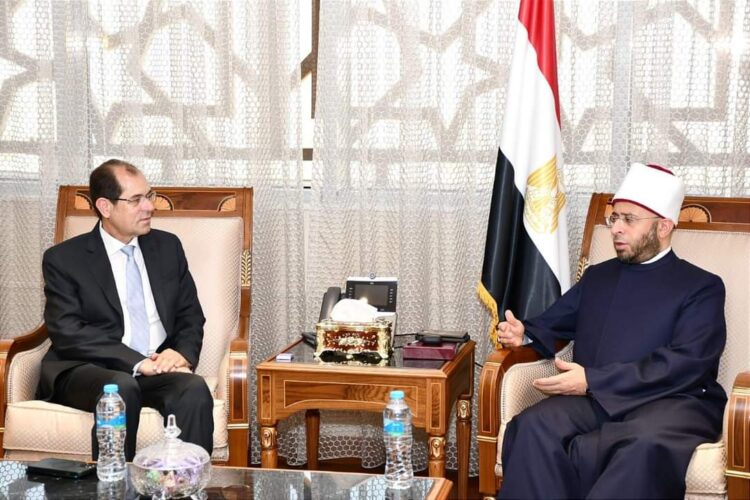 وزير الأوقاف يستقبل رئيس لجنة الشئون الدينية بمجلس الشيوخ 
