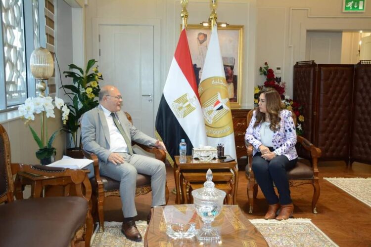 وزيرة التنمية تلتقي رئيس جامعة سوهاج 