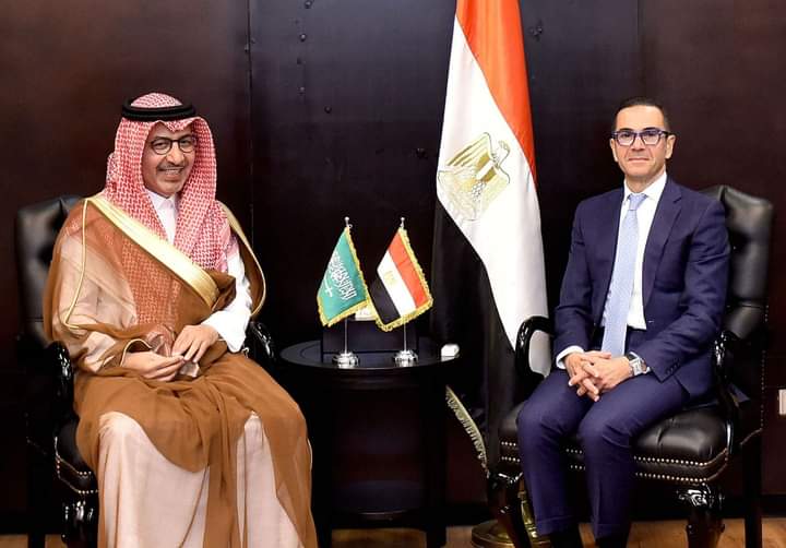 وزير الاستثمار يلتقي السفير السعودي بالقاهرة لبحث سبل تعزيز التعاون الاقتصادي المشترك