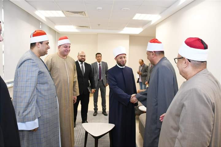 وزير الأوقاف يلتقي شيخ عموم المقارئ المصرية ونقيب القراء