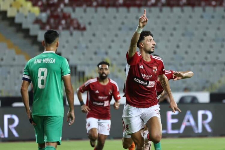الأحمر يعود للصدارة.. ترتيب الدوري المصري بعد فوز الأهلي وتعادل بيراميدز
