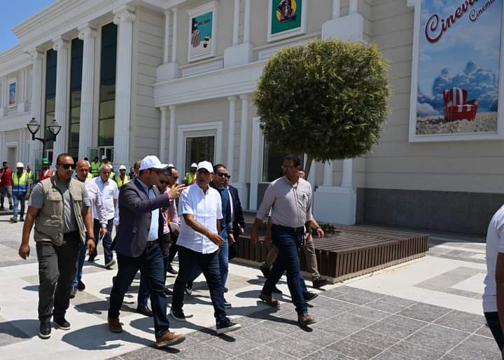 رئيس الوزراء بجولة تفقدية في مدينة العلمين الجديدة لمتابعة دفع معدلات العمل في المشروعات الجارية