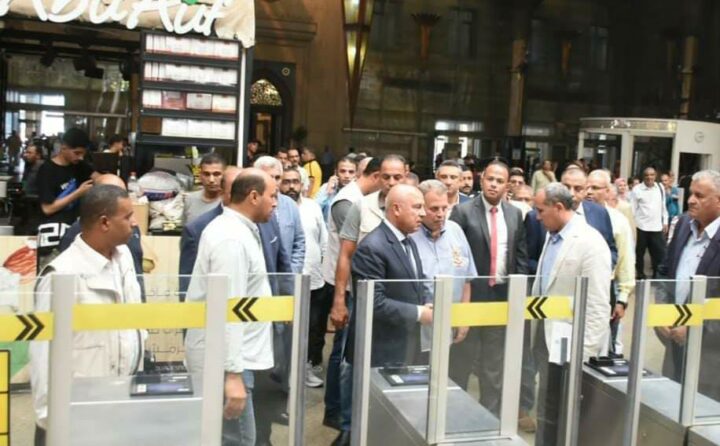 وزير النقل: وضع خطة تشغيل مرنة يتم تنفيذها وفقًا لعدد الركاب الوارد في قاعدة البيانات