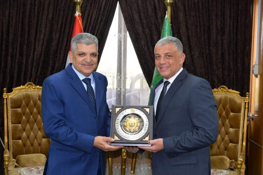 محافظ الإسماعيلية يستقبل رئيس هيئة قناة السويس
