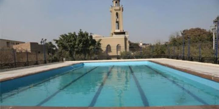 وكيل الرياضة بالقاهرة يقرر غلق حمام سباحة مركز شباب عين الصيرة