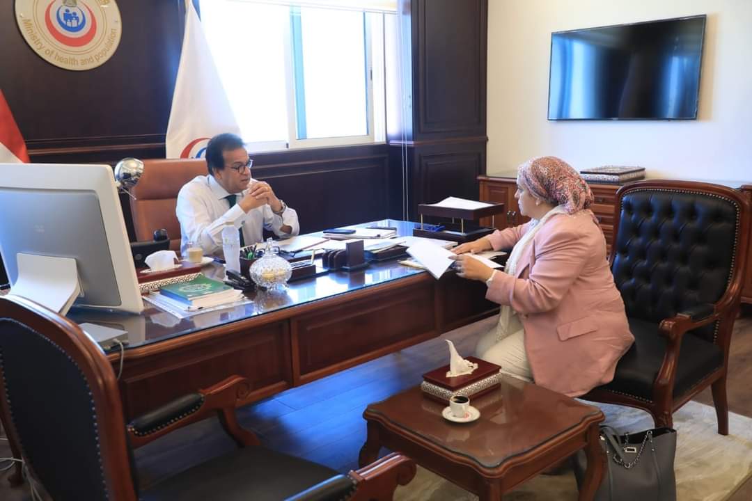 نائب رئيس مجلس الوزراء ووزير الصحة يناقش مع أمانة المراكز الطبية تحويل أحد المباني الغير مُستغلة في مستشفى معهد ناصر