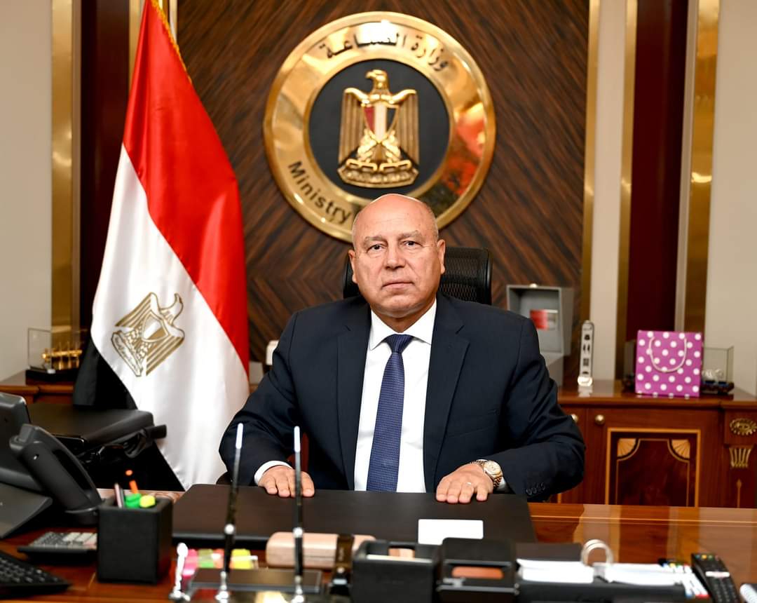 وزير الصناعة يوافق على قيام معهد التبين للدراسات المعدنية لخطة قبول الدفعة الـ57