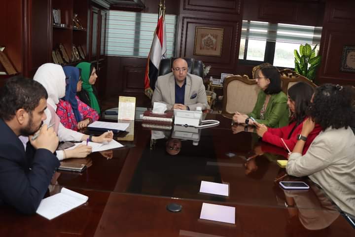 محافظ بني سويف يلتقي مسؤولي مكتب هيئة الأمم المتحدة للمرأة لبحث سبل التعاون 