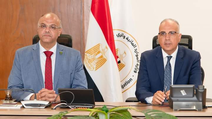 وزير الري وعطية يبحثان موقف المشروعات المائية بنطاق المحافظة