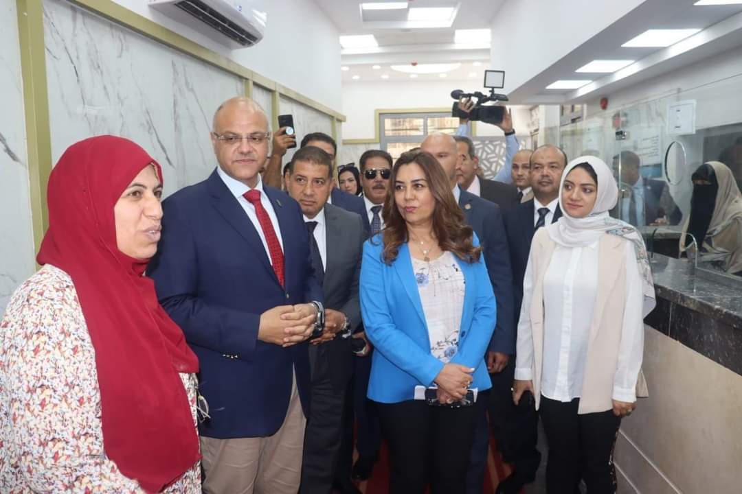 وزيرة التنمية المحلية ومحافظ القليوبية يتفقدان المركز التكنولوجي بالديوان العام