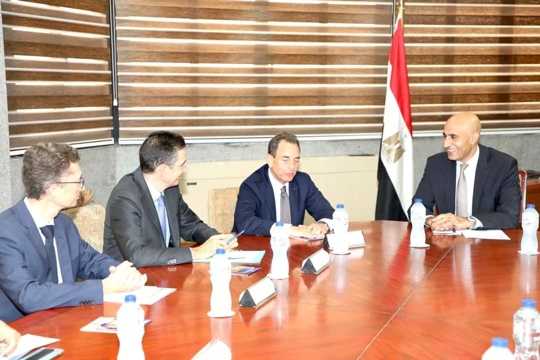 وزير التربية والتعليم يستقبل السفير الفرنسي بالقاهرة