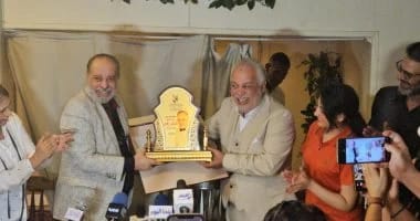 المهن التمثيلية تحتفل بالدكتور أشرف زكي بعد تكريمه من مهرجان جرش