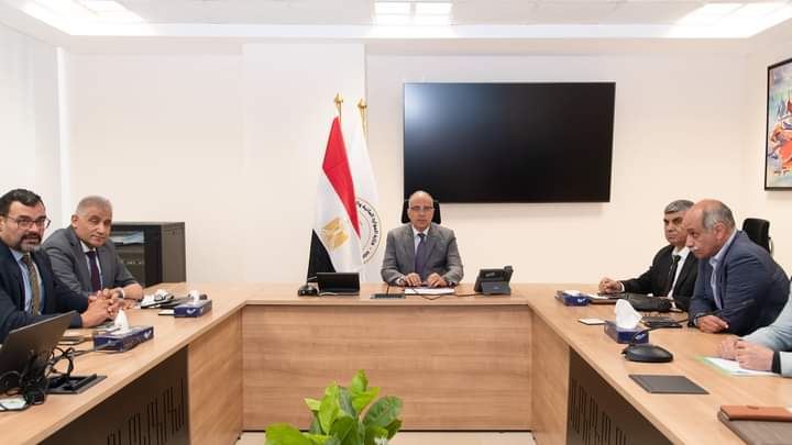وزير الري يتابع إجراءات الإدارة الرشيدة للمياه الجوفية فى مصر