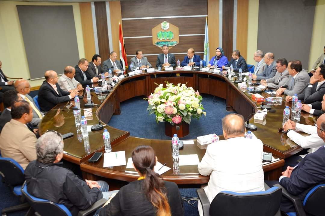 وزير التموين يزور جمعية مستثمري العاشر من رمضان لبحث سبل التعاون المشترك