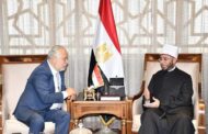 وزير الأوقاف يستقبل نقيب المهن التمثيلية