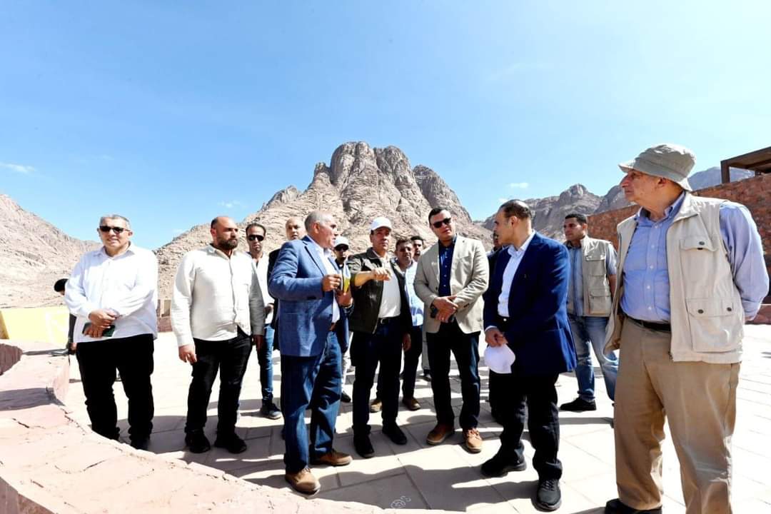 وزير الإسكان يتفقد المنتجع السياحي الجبلي بمشروع تطوير موقع التجلي الأعظم
