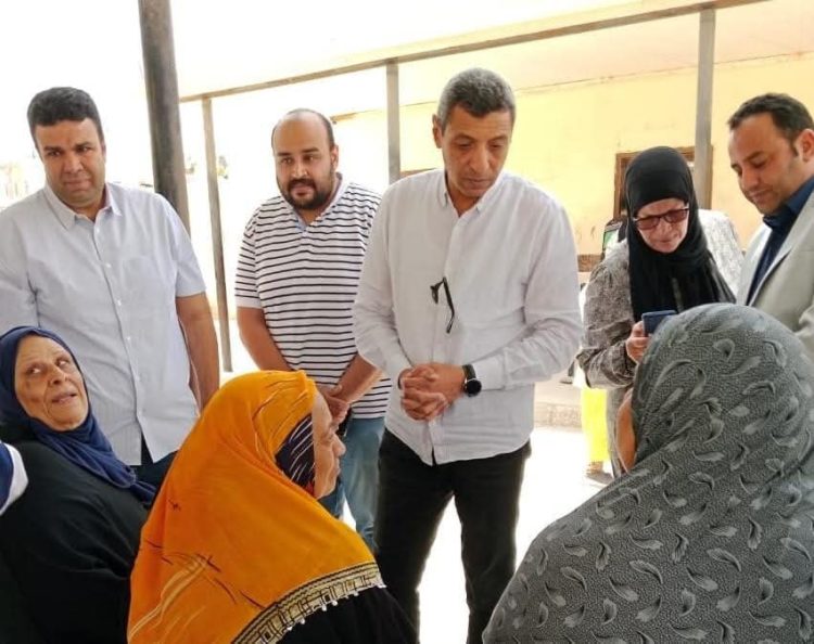 محافظ السويس يتفقد مستوى الخدمات الطبية المقدمة بمستشفى السويس العام