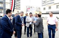 وزير الإسكان يتفقد موقع مشروع 